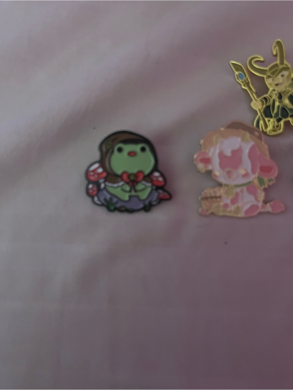 Pin collection - Picture 2 of 7